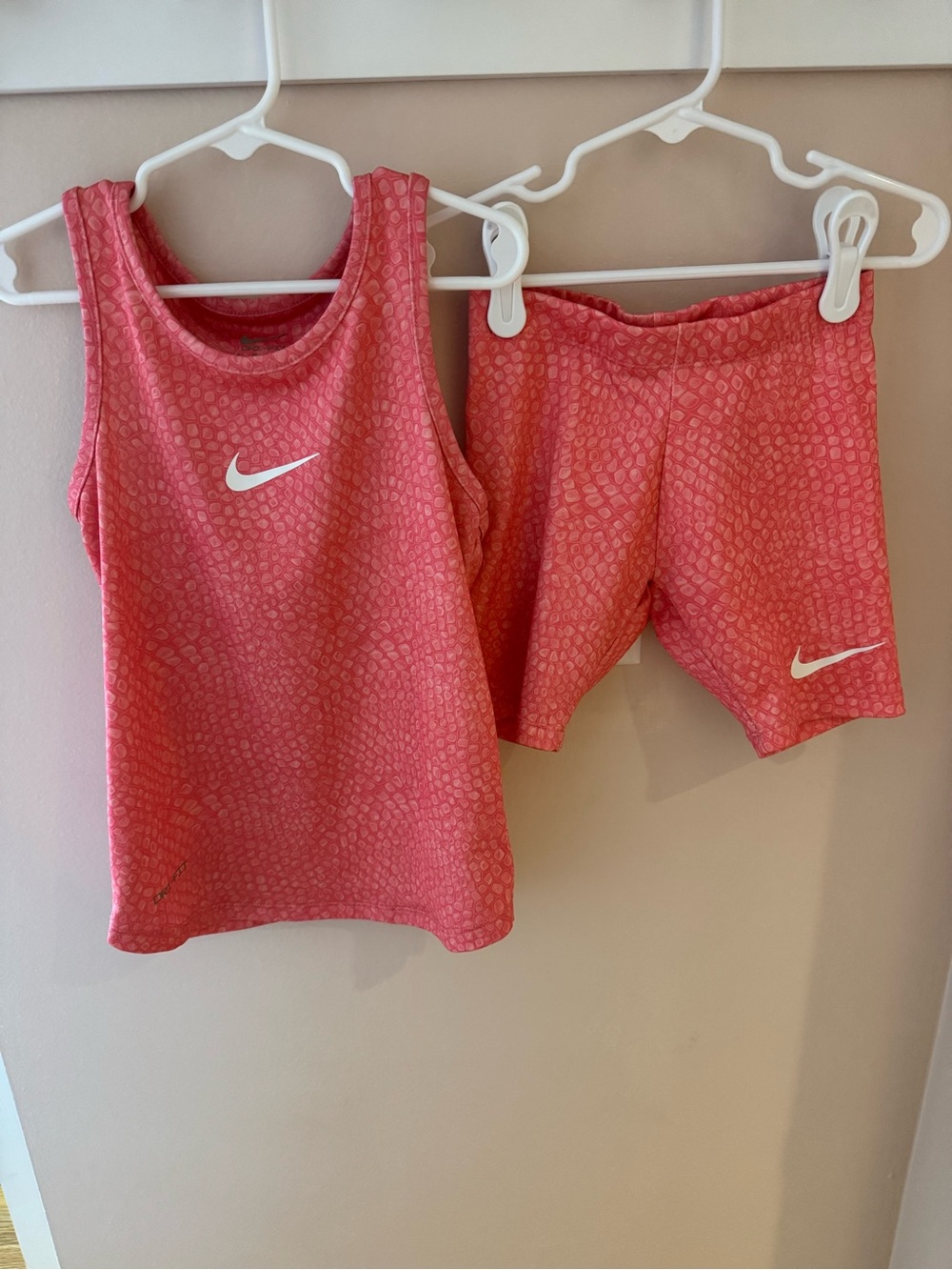 Nike Girls Size 6 Pink Coral Tank and Shorts Matching Set